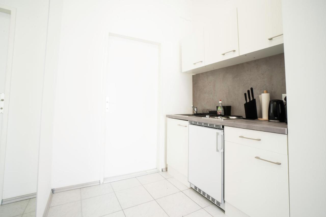 Modern 1-Bedroom Apartment Next To Praterstern Viena Exterior foto